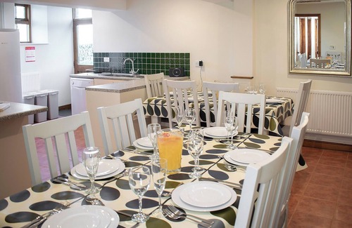 Hartington Hütte | 6 Schlafzimmer Unterkunft in Heathcote, near Hartington