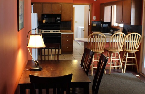 Kingsville Haus | 6 Bedroom Cottage Retreat mit Zugang zum Conneaut Creek