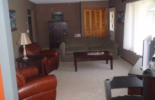 Kingsville Haus | 6 Bedroom Cottage Retreat mit Zugang zum Conneaut Creek