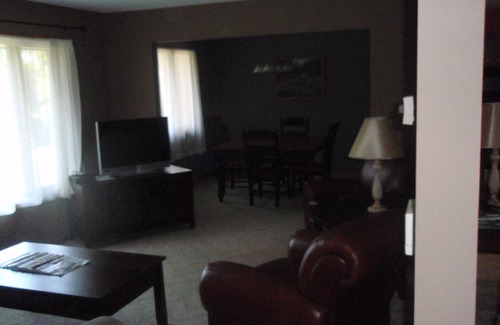 Kingsville Haus | 6 Bedroom Cottage Retreat mit Zugang zum Conneaut Creek