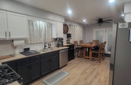 Joliet Haus | 6 bedrooms! Pool Table, Gaming Area, Firepit & More