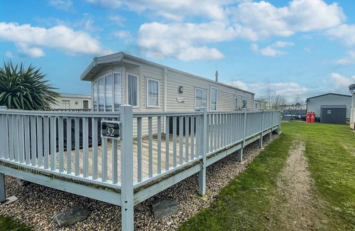 Wells-next-the-Sea Haus | 6 berth caravan with WiFi at Wells-next-the-Sea in Norfolk ref 72032T