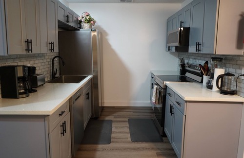 Ellendale Haus | 6-Bedroom Vacation Home near Memphis Airport,- close to everything