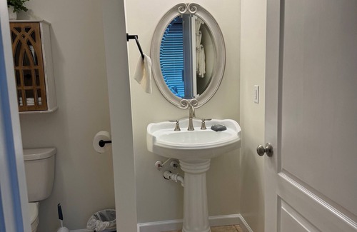 Sylvester Hotel | Southern Charm Meets Spacious Comfort — 6-BR Retreat in Vibrant Sylvester, GA