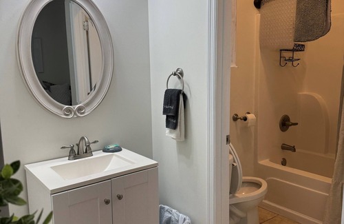 Sylvester Hotel | Southern Charm Meets Spacious Comfort — 6-BR Retreat in Vibrant Sylvester, GA