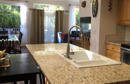 Zion National Park South Entrance Haus | 6 BR Villa Downtown in Springdale, UT, südwestlich des Zion Nat Parks. 14 Schlafplätze, kostenlose Parkplätze