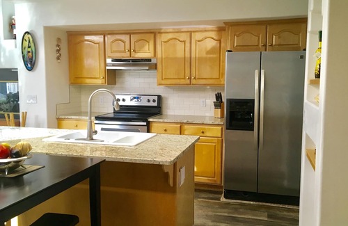 Zion National Park South Entrance Haus | 6 BR Villa Downtown in Springdale, UT, südwestlich des Zion Nat Parks. 14 Schlafplätze, kostenlose Parkplätze