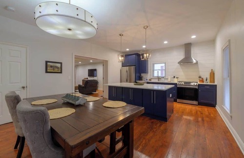 Three Oaks Wohnung | 6-Guest Apt Steps to Journeyman & Downtown 3 Oaks!