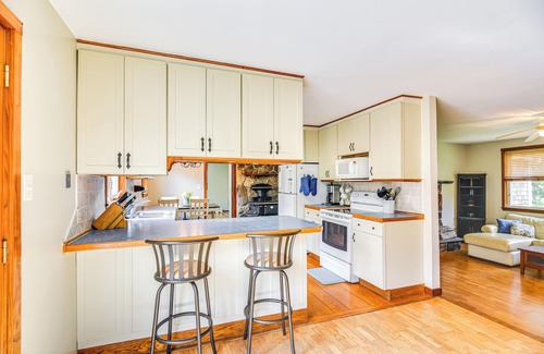 Adamsville Haus | 6 Mi to Beach: Family Home in Little Compton!