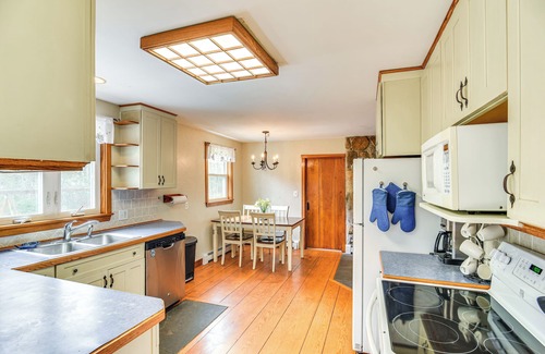 Adamsville Haus | 6 Mi to Beach: Family Home in Little Compton!