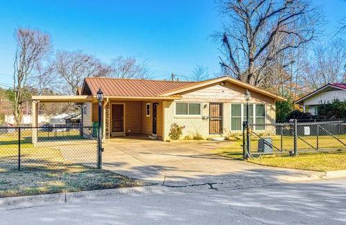 Little Rock Haus | 6 Mi to Dtwn: Charming Home in Little Rock