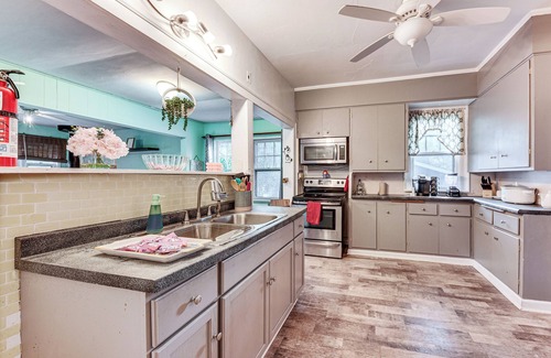 Waukegan Haus | 6 Mi to Naval Base: Spacious Waukegan Home w/ Yard