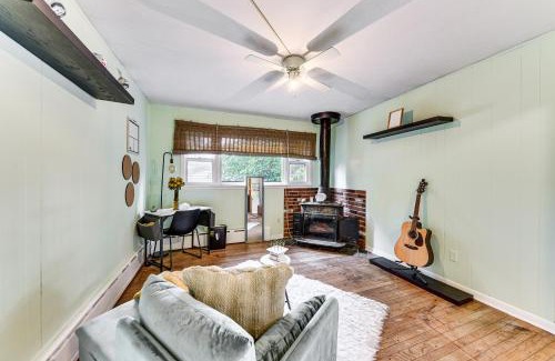 Waukegan Haus | 6 Mi to Naval Base Spacious Waukegan Home with Yard