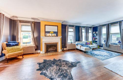 Waukegan Haus | 6 Mi to Naval Base Spacious Waukegan Home with Yard