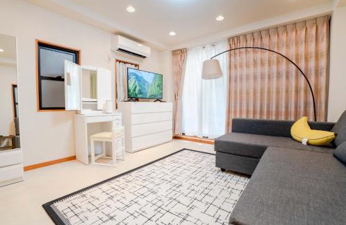 Sendagaya Wohnung | 6 minutes walk from Yoyogi Station Close to Shinjuku 4-story detached house 110 square meters 3 bedrooms can accommodate up to 8 people Close to Shinjuku Takashimaya and Isetan