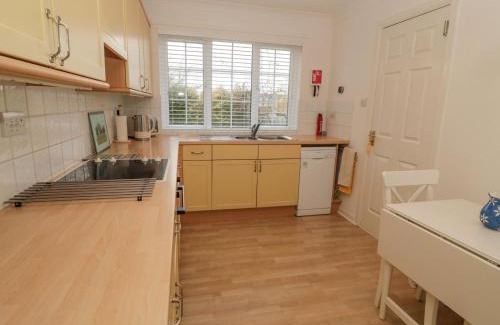 Embleton Haus | 6 Westview