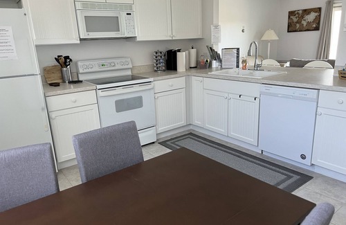 Mackinaw City Eigentumswohnung | 20560 Sweet 2 Bedroom Condo ohne Zugang zur Garage