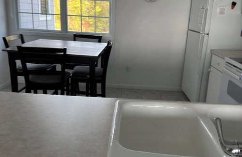 Mackinaw City Eigentumswohnung | 20560 Sweet 2 Bedroom Condo ohne Zugang zur Garage