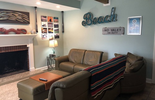 Northeast Virginia Beach Hütte | 60 Seconds 2 Beach - Duplex 1 of 2