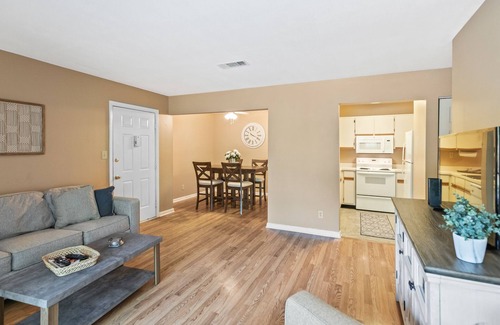 Auburn Wohnung | 601 N Gay St - Steps to Downtown