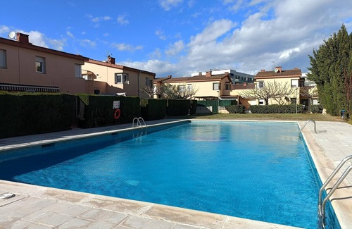 Santa Margarida Haus | 6019 MONTGRI 263 B, GERÄUMIGES HAUS, IN EINER RUHIGEN GEGEND DES SPANISCHEN VENEDIGS (EMPURIABRAVA) SWIMMINGPOOL, KLIMAANLAGE