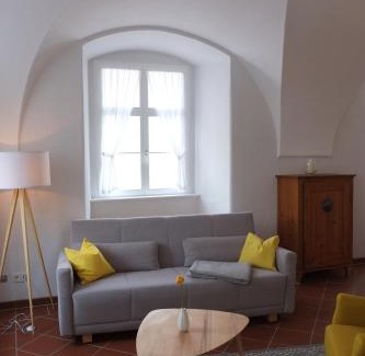 Pielenhofen Wohnung | 60qm Wohnung Naabtal im historischen Pfarrhaus Pielenhofen