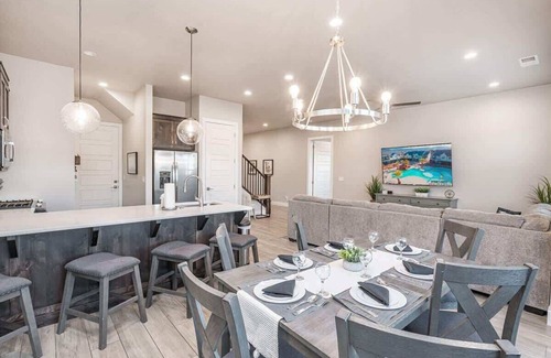 Santa Clara Haus | O-61&62| Sleeps 54 * 2 Private Pools * 2 Hot Tubs * Games * Ping Pont * BBQ