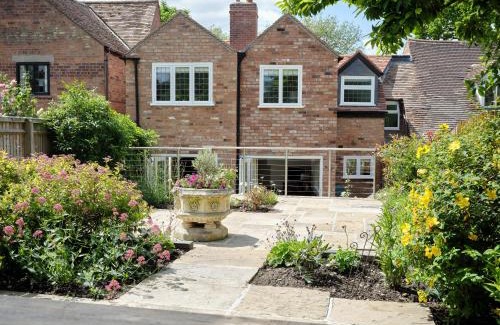 Warwick Haus | 67 Bridge End