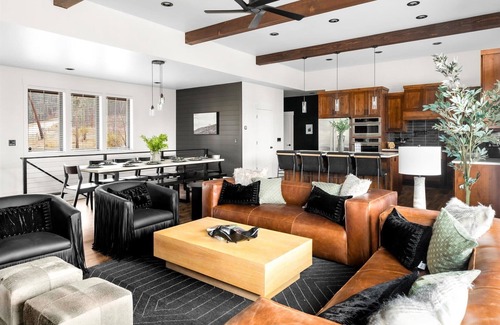 Lakeside Haus | 6BR Lakeside Luxury | Close to Skiing | Sauna&Spa