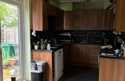 Manchester Haus | 6guests-parking-petsok-familyfriendly-garden