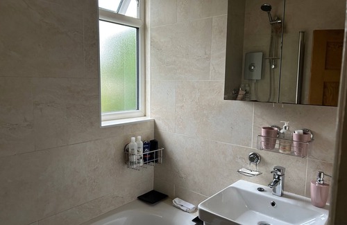 Manchester Haus | 6guests-parking-petsok-familyfriendly-garden