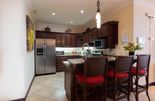 Playa Flamingo Haus | 6th-Floor Ocean-View 3BD with TV in Every Room