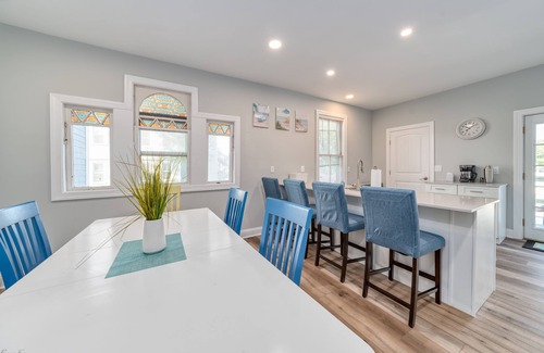 Cape May Court House Haus | 7 Bedroom | Pool | Volleyball | Beach | Restaurants | Bars