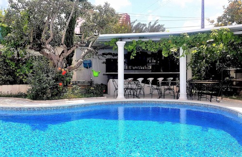 Maceira Haus | 7 Bedroom Residence at Villa☆☆☆☆☆ (20-25 Guests) by Silver Village Residence