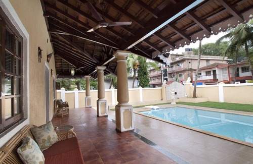 Calangute Villa | Villa mit 7 Schlafzimmern und privatem Pool - 2 Minuten zu Fuß vom Calangute Beach entfernt