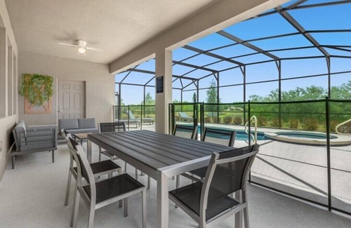 Sunridge Woods Haus | 7 Bedrooms/ 5 Bathrooms/ Solterra (7684 OL)