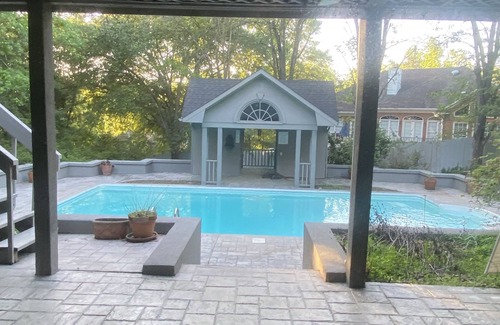 Columbus Haus | 7-Bedrooms Open Concept Home, Pool/HotTub. Near Copper Creek Tennis & Fort Moore