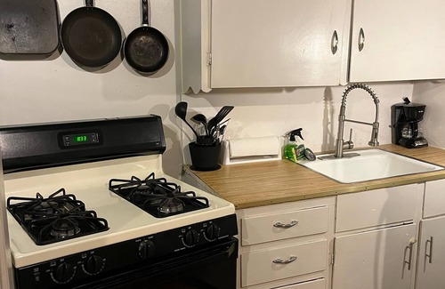 Flint Wohnung | #7 Cultural Center Apartment Downtown Flint