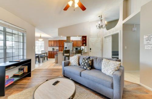 Chandler Wohnung | 7 Mi to Dtwn Chandler Pet-Friendly Condo with Pool