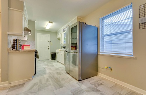 Reservoir Haus | Lovely Little Rock Home w/ Fire Pit & Yard!