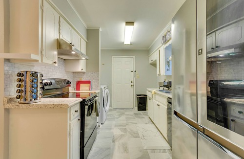 Reservoir Haus | Lovely Little Rock Home w/ Fire Pit & Yard!