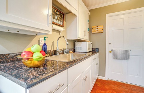 Tupelo Wohnung | 7 Mi to Elvis Presley Birthplace: Studio Retreat!