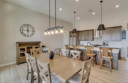 Apache Junction Haus | 7 Mi to Lost Dutchman Home with Pool and Patio!