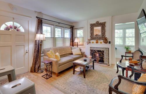 Royal Pines Haus | 7 Mi to The Biltmore Le Canard Cottage with Porch