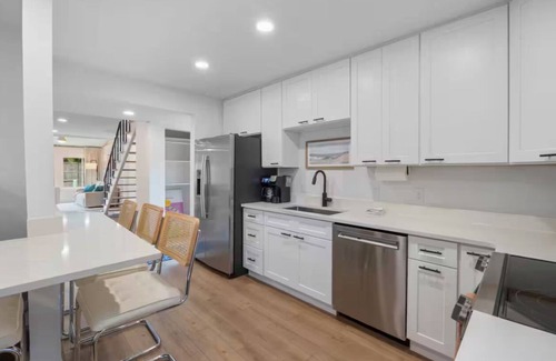 Ono Island Haus | 7 min from the beach - Charming townhome in a golf course community