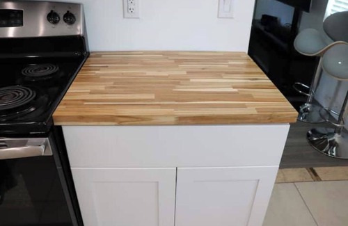 Delray Beach Haus | 7 people, 3-bedroom, 5 min from Famous Delray Beaches. Each room separate Diakin