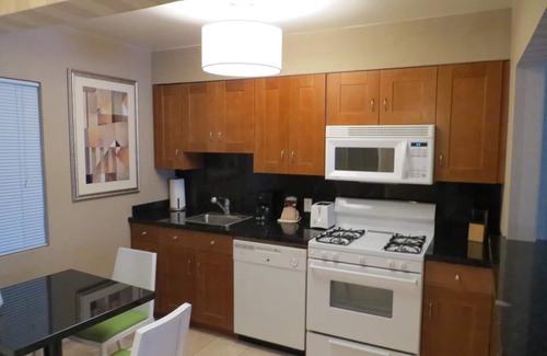 Uptown Design District Wohnung | 7 Springs Inn & Suites