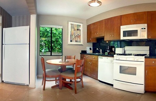 Uptown Design District Wohnung | 7 Springs Inn & Suites