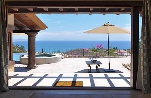 Loreto Villa | 7. Nacht frei, 4 BR / 5 BA Villa in Gated Querencia Meerblick viele Parkplätze