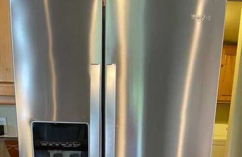 Sunland Estates Haus | 764 Hunter Ave · Sunland Retreat 5.4 miles from Gorge Amphitheater